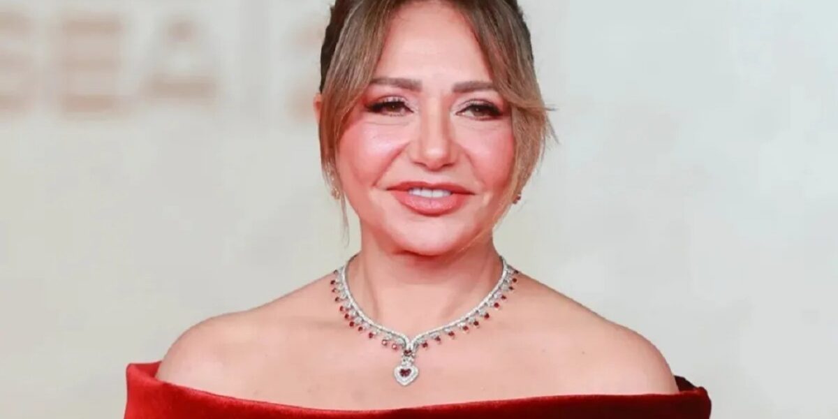 ليلى علوي تكشف عن رأيها في مسرحية «خيال مريض».. وهشام ماجد يرد عليها