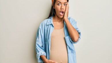 ما العلاقة بين التهاب اللثة أثناء الحمل ووزن الجنين؟