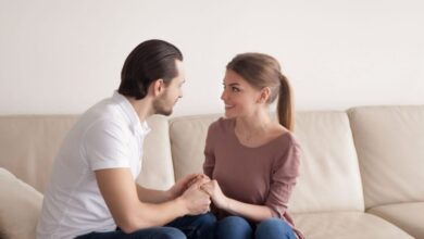 ما هي قاعدة الـ40 ثانية الذهبية لجعل زوجكِ يُفصح عن أسباب ضيقه؟