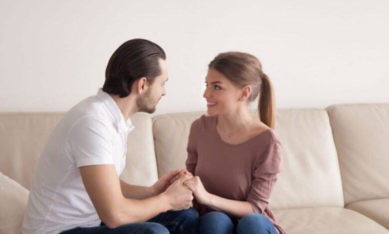 ما هي قاعدة الـ40 ثانية الذهبية لجعل زوجكِ يُفصح عن أسباب ضيقه؟