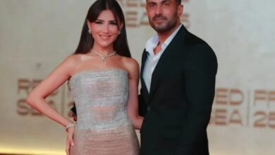 محمد سامي يتغزل في زوجته مي عمر: كم هو مرهقًا أن أحب امرأة مثلك