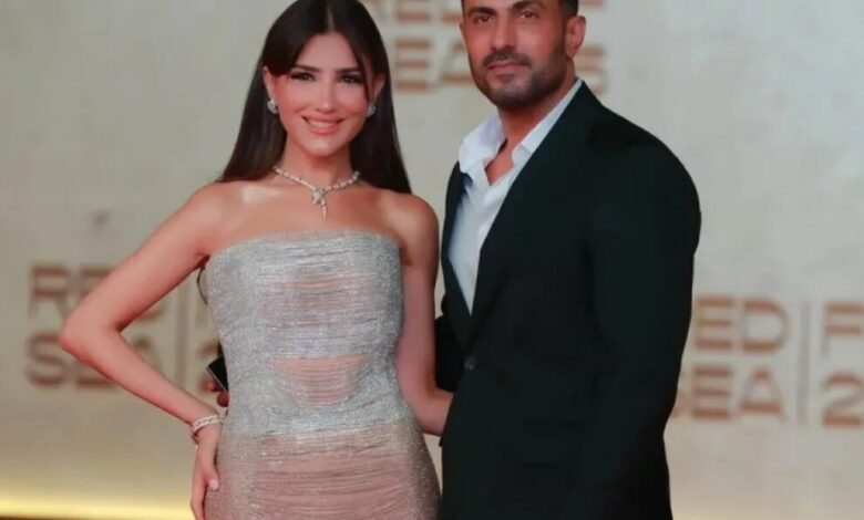 محمد سامي يتغزل في زوجته مي عمر: كم هو مرهقًا أن أحب امرأة مثلك