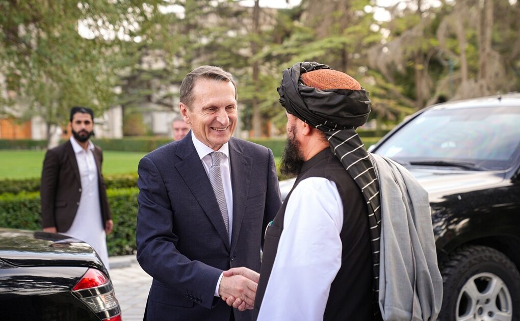 مدير الاستخبارات الروسية يزور أفغانستان (صور)