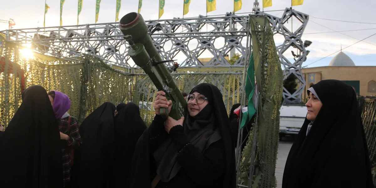 مستجدات حرب إيران: معركة السيطرة على البحر الأحمر، والهجمات على البنية التحتية للطاقة تخفف من أنباء ارتفاع تدفق النفط
