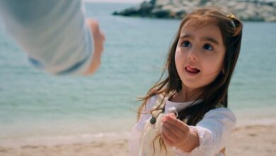 مسلسل “حب ع ورق” الحلقة 90 والأخيرة: أوس يكشف كذبه لـ لين ويتزوجها وابنتهما بعد 5 أعوام تجد الخاتم