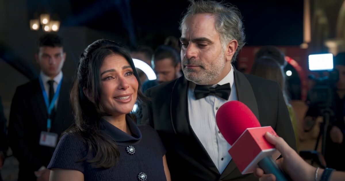 مسلسل طالع نازل الحلقة 4.. منى زكي تفاجئ مريم الخشت: «مش هنتقابل بقى؟»
