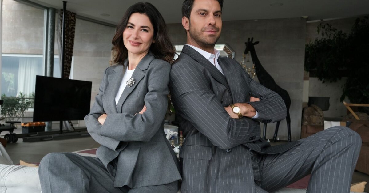 مسلسل ما زلت في السابعة عشر الحلقة 22.. آراس وتيومان يواجهان الموت وأحدهما ينجو - صورة مميزة مسلسل ما زلت في السابعة عشر الحلقة 22.. آراس وتيومان يواجهان الموت وأحدهما ينجو