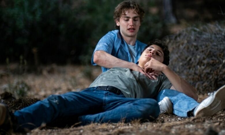 مسلسل مازلت في السابعة عشر الحلقة 18.. آراس يضحي بحياته من أجل تيومان وشقيقه يرفض تركه للموت
