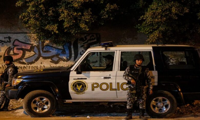 مصر.. الداخلية تنهي خدمة أحد أفرادها بسبب فيديو متداول