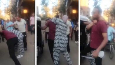 مصر.. سيدة تقضم أذن محام خلال مشاجرة في الشارع (فيديو)
