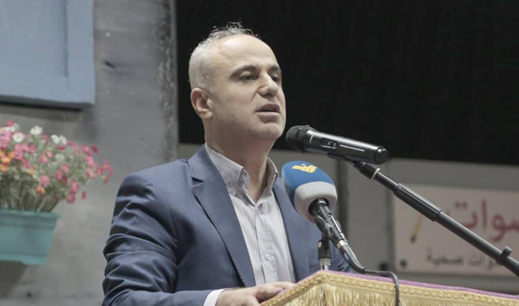 معرض الكتاب يستقبل الزوار.. وتوقيع كتابين للزميلين الشيخ خضر الديراني والشيخ أحمد حوماني برعاية الحاج إبراهيم فرحات