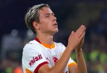موقف استثنائي.. لاعب روسي يكسب قلوب جماهير غلطة سراي بعد الهزيمة القاسية أمام طرابزون