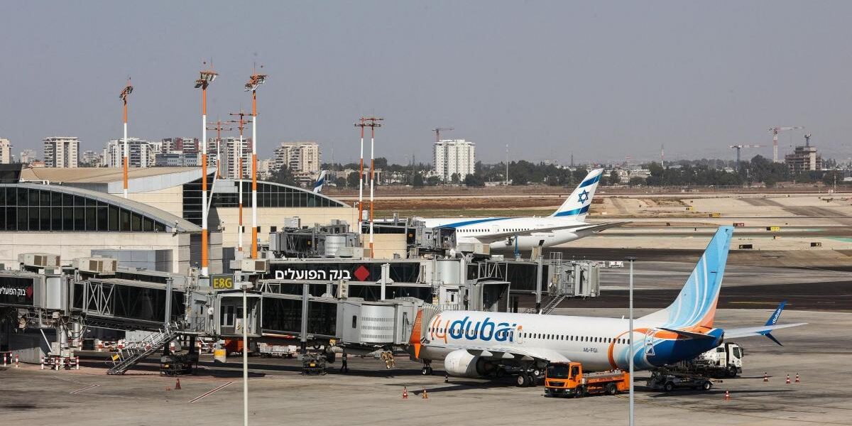 هبوط طائرة فلاي دبي في السعودية بعد شجار بين الطيارين وتفعيل رمز الاختطاف وإغلاق المجال الجوي لدى الاحتلال - صورة مميزة هبوط طائرة فلاي دبي في السعودية بعد شجار بين الطيارين وتفعيل رمز الاختطاف وإغلاق المجال الجوي لدى الاحتلال