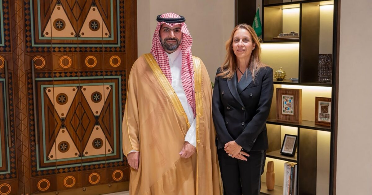 وزير الثقافة السعودي يعلن إطلاق برامج البكالوريوس والماجستير في الأزياء بمعهد مارانجوني في الرياض