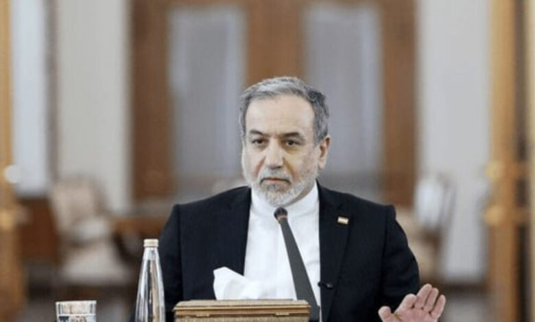 وزير الخارجية الإيراني لنظيره الفرنسي: كفى دموع التماسيح