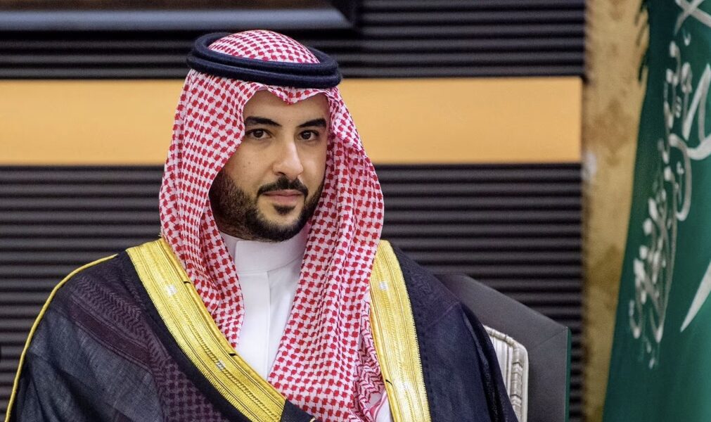 وزير الدفاع السعودي يدعو نائب رئيس الإمارات لزيارة المملكة - صورة مميزة وزير الدفاع السعودي يدعو نائب رئيس الإمارات لزيارة المملكة