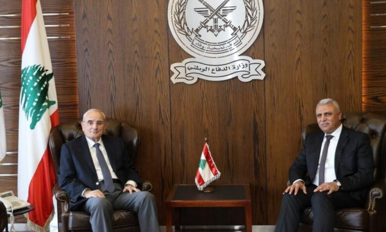 وزير الدفاع يستقبل الهزاع وشقير ويبحث تعزيز التنسيق الأمني