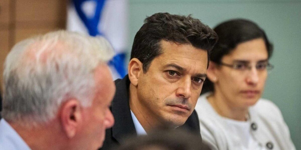 وزير في حكومة الاحتلال: أوروبا “مفرطة التعاطف” مع الفلسطينيين والحركات الإسلامية - صورة مميزة وزير في حكومة الاحتلال: أوروبا “مفرطة التعاطف” مع الفلسطينيين والحركات الإسلامية