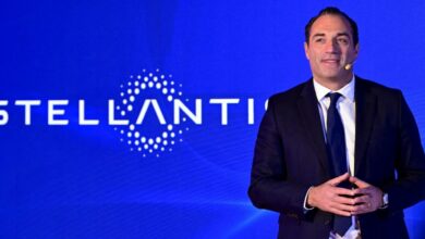 يؤكد الرئيس التنفيذي لشركة Stellantis توجيهات عام 2026 مع وصول الأسهم إلى مستوى منخفض جديد