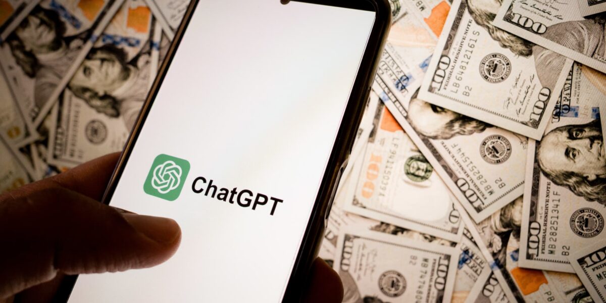 يستهدف OpenAI ChatGPT للخدمات المالية عمل المصرفيين المبتدئين - صورة مميزة يستهدف OpenAI ChatGPT للخدمات المالية عمل المصرفيين المبتدئين