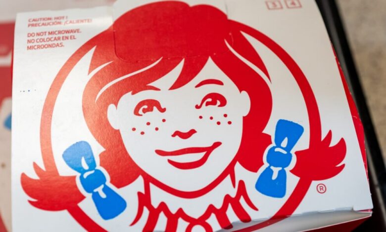 يقدم صاحب امتياز Wendy طلبات للحماية من الإفلاس بموجب الفصل 11