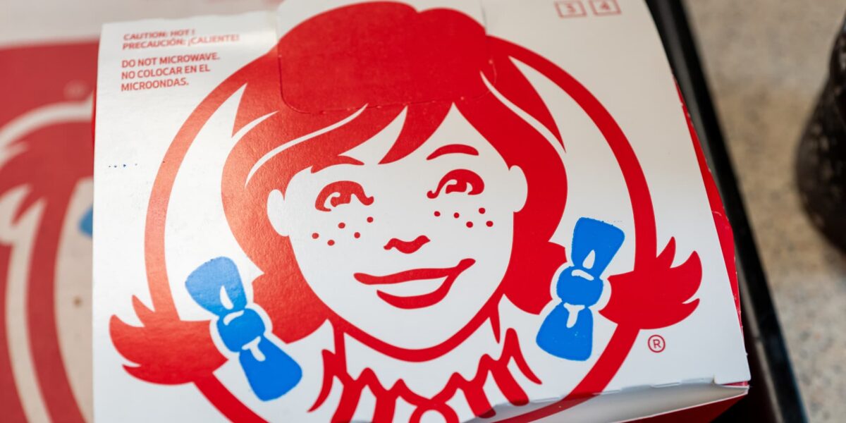 يقدم صاحب امتياز Wendy طلبات للحماية من الإفلاس بموجب الفصل 11 - صورة مميزة يقدم صاحب امتياز Wendy طلبات للحماية من الإفلاس بموجب الفصل 11