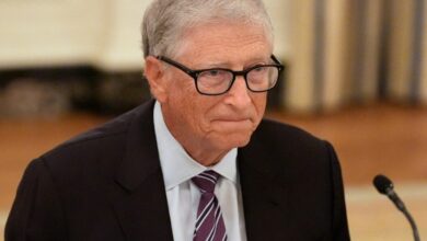 يقول بيل جيتس إن الذكاء الاصطناعي يمكن أن يتسبب في “مليار حالة وفاة”، ويمزق نهج “التقدم بأقصى سرعة”.