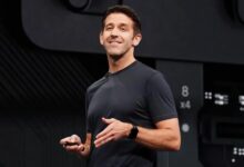 ينشر John Ternus مقطع فيديو غامضًا قبل الكشف عن iPhone 18 Pro