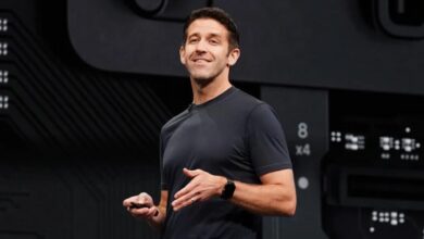ينشر John Ternus مقطع فيديو غامضًا قبل الكشف عن iPhone 18 Pro